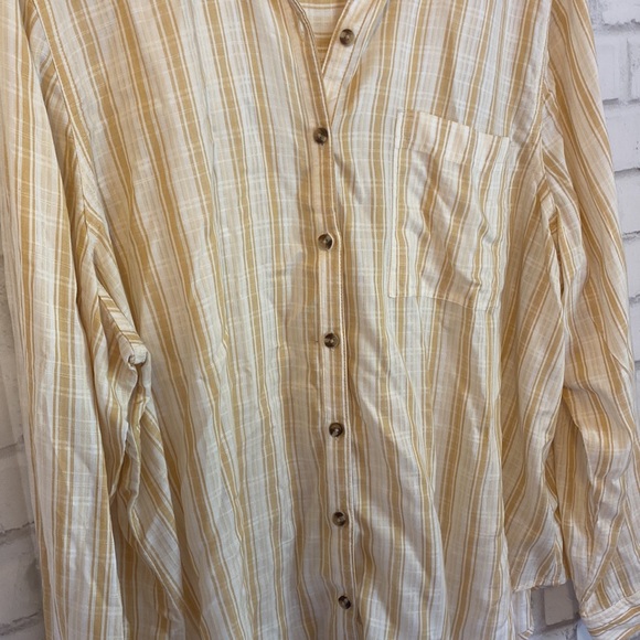 NWOT Maurices striped button down - Picture 4 of 7